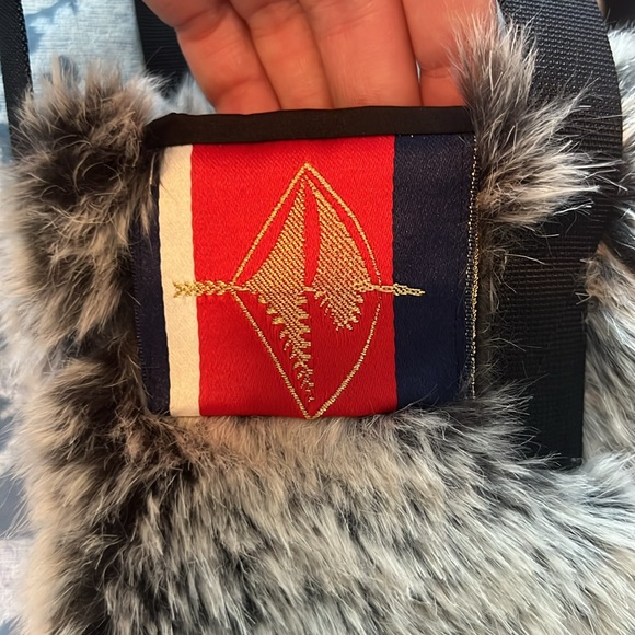 ⚡️NWOT⚡️Fur Wine Tote - Picture 6 of 6